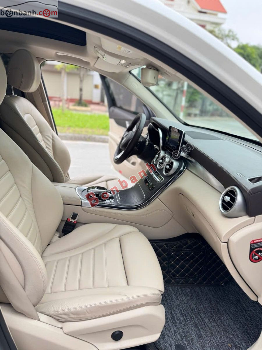 Xe Mercedes Benz GLC 300 4Matic 2019